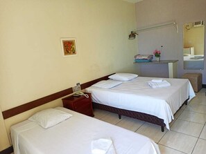 Standard Double or Twin Room | Minibar, blackout drapes, iron/ironing board (on request), WiFi (free) - Hotur Hotel (Guarapari)