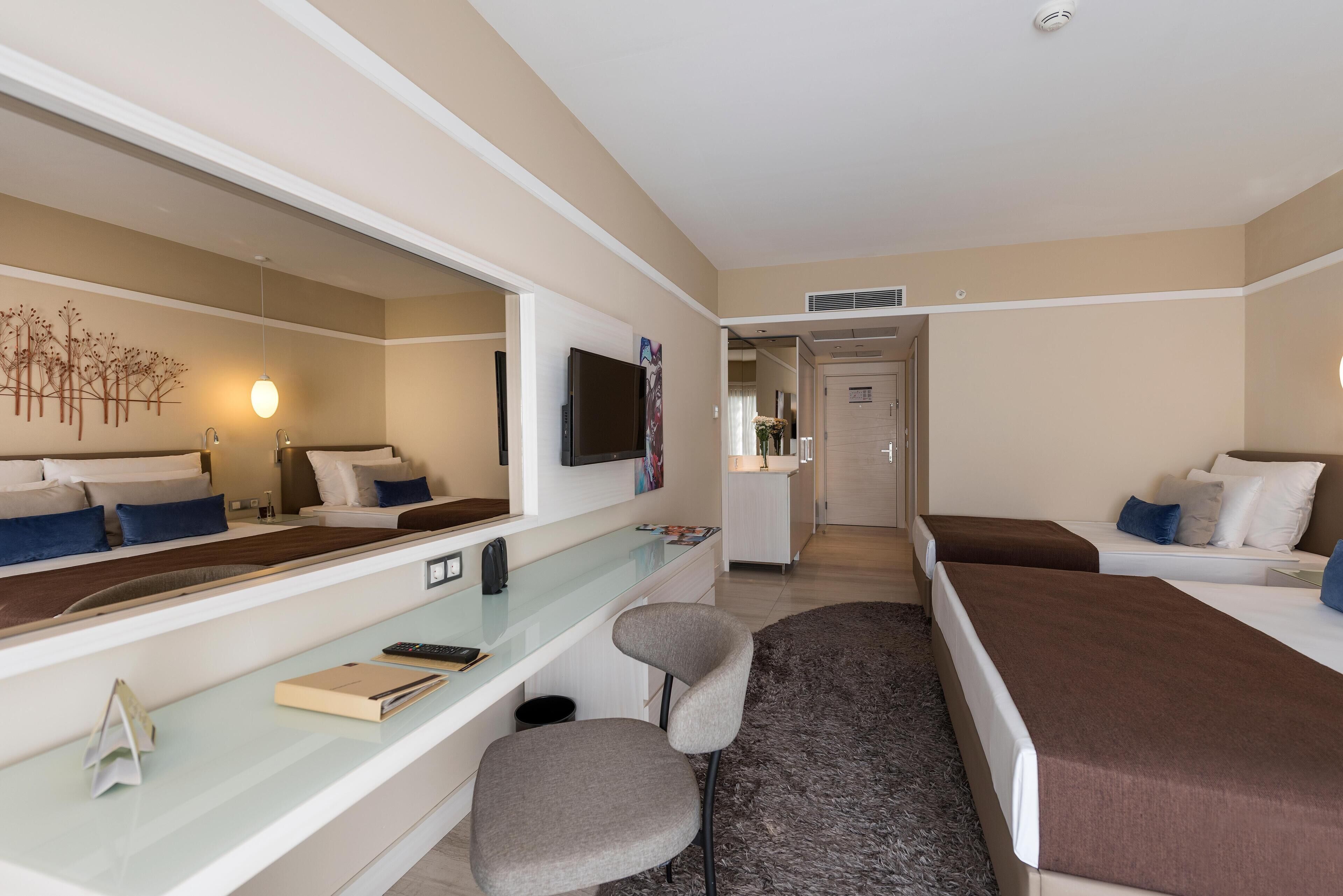 Artículos del minibar gratis y caja de seguridad en la habitación 