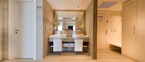 Combined shower/tub, eco-friendly toiletries, hair dryer, bathrobes