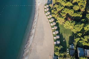 On the beach, sun loungers, beach umbrellas, beach towels -  Akra Fethiye Tui Blue Sensatori All Inclusive (Fethiye)