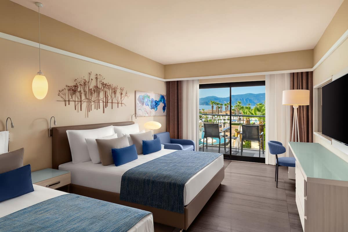 Mixed Standard Partial Sea View Spacious Room | Free minibar, in-room safe, desk, iron/ironing board