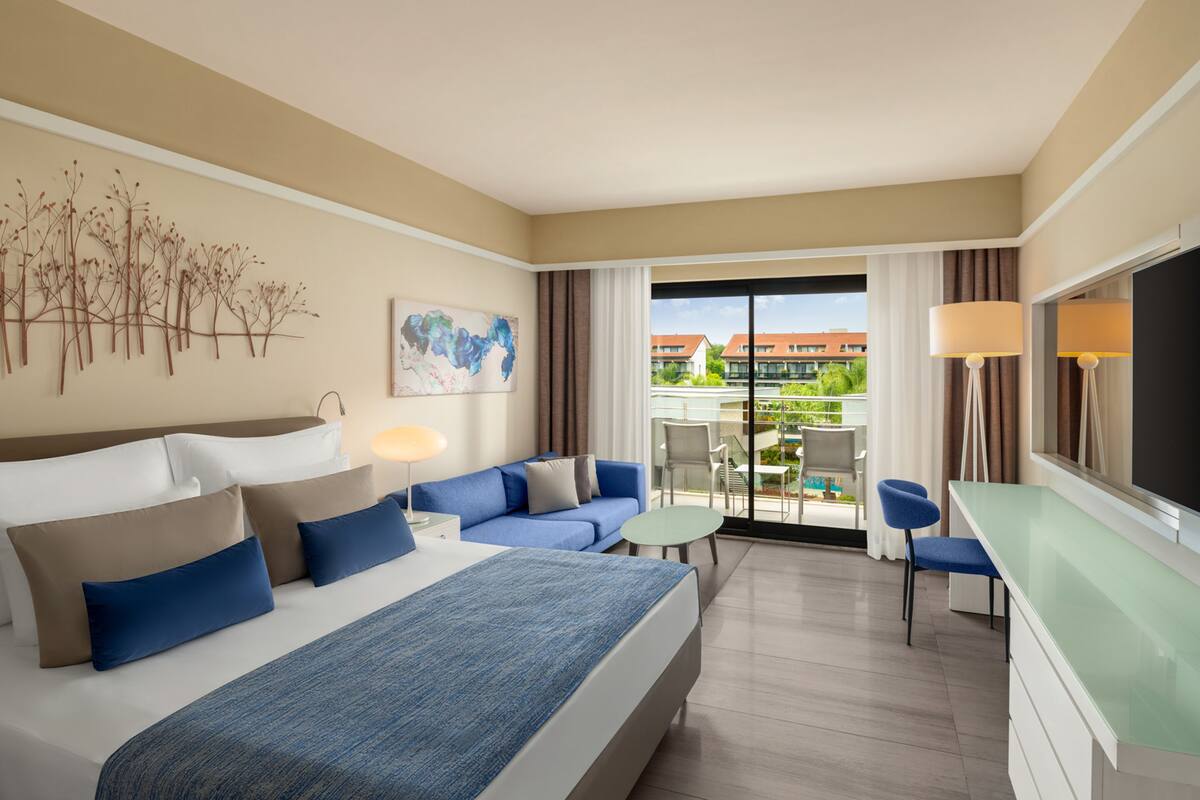 Chambre Standard (Adult, Land View) | Articles gratuits dans le mini-bar, coffres-forts dans les chambres