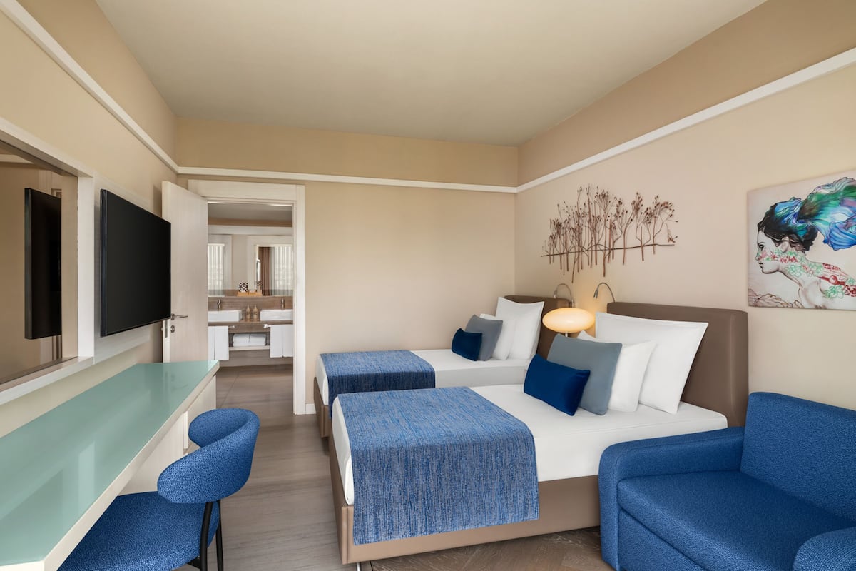1 bedroom, free minibar, in-room safe, desk