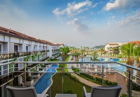 Quarto standard, vista parcial para o mar (Mixed, Spacious Room) | Vista do quarto