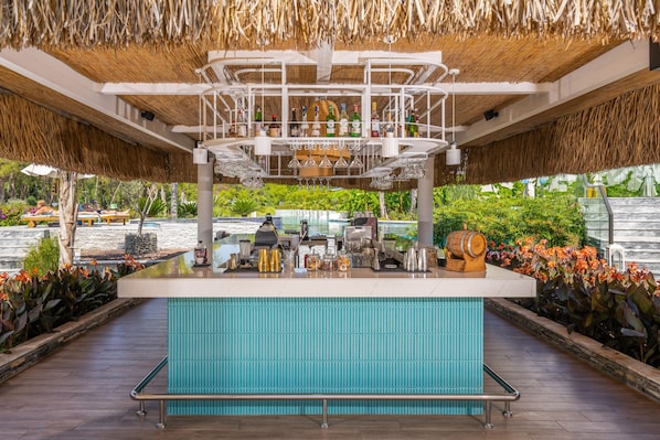 3 Bars/Lounges, 2 Poolbars, Strandbar