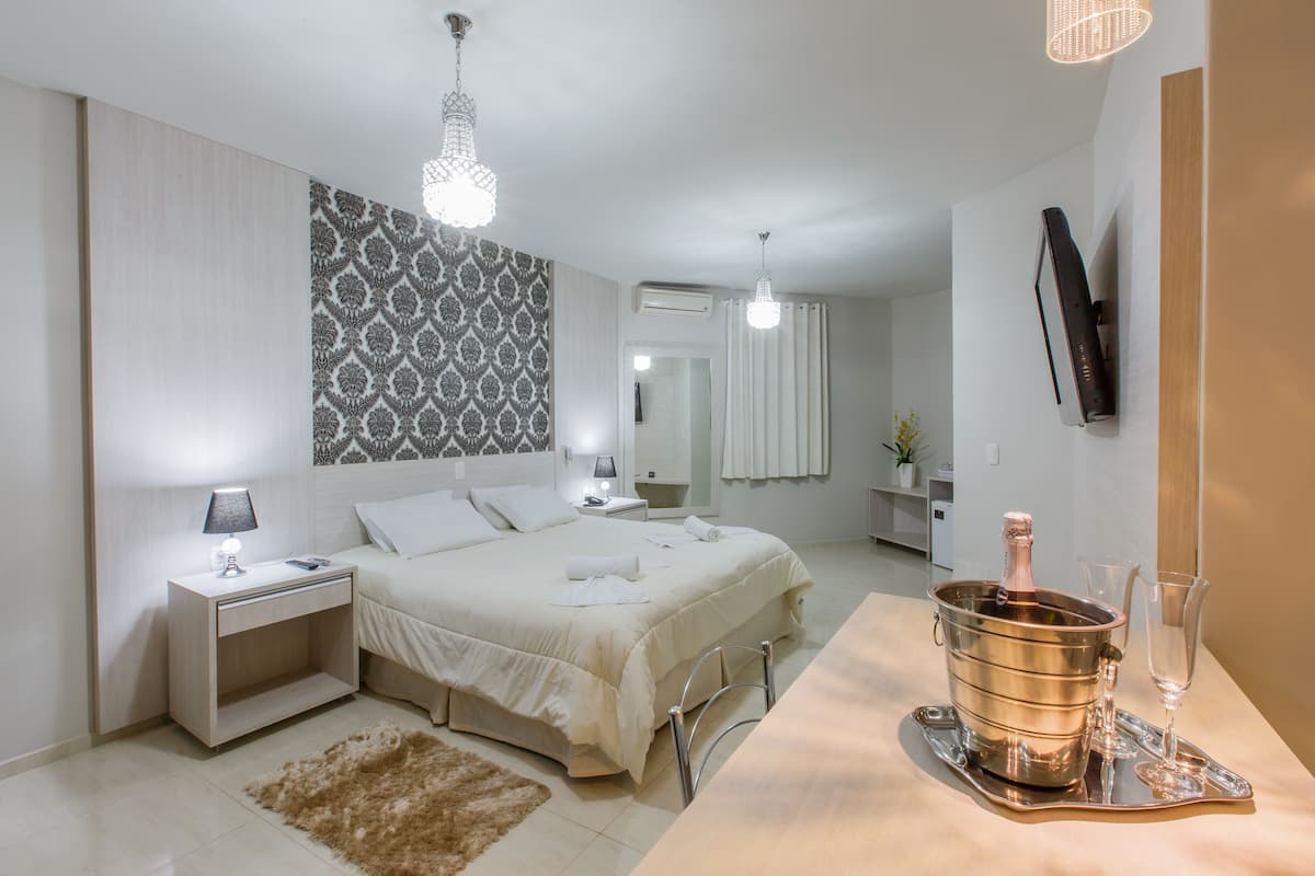 Traditional Suite | Minibar, desk, blackout curtains, free WiFi
