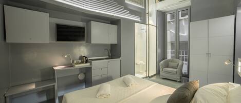 Standard Studio | Private kitchenette | Fridge, coffee/tea maker, electric kettle