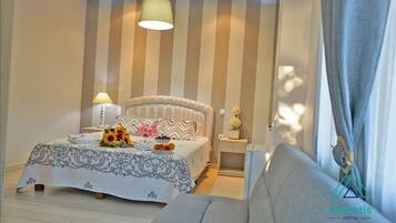 Caja de seguridad en la habitación y escritorio