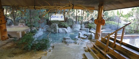 室外 Spa 池