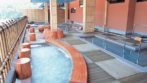 Bañera de hidromasaje exterior