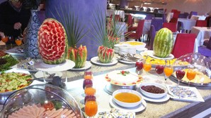 Frukost serveras