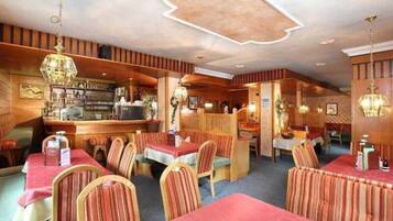 Két bảo mật tại phòng