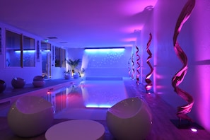 Sauna, bain de vapeur, service de massage