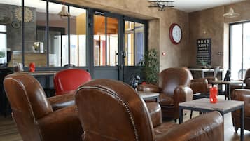 Coin salon dans le hall