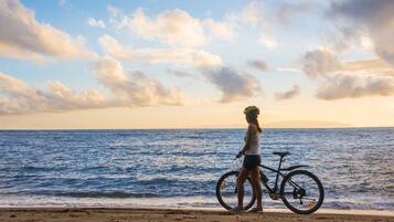 Plage, yoga sur la plage