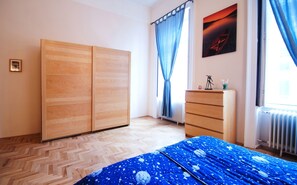 Apartemen, 1 kamar tidur, pemandangan kota | 1 kamar tidur, seprai premium, dan setrika/meja setrika