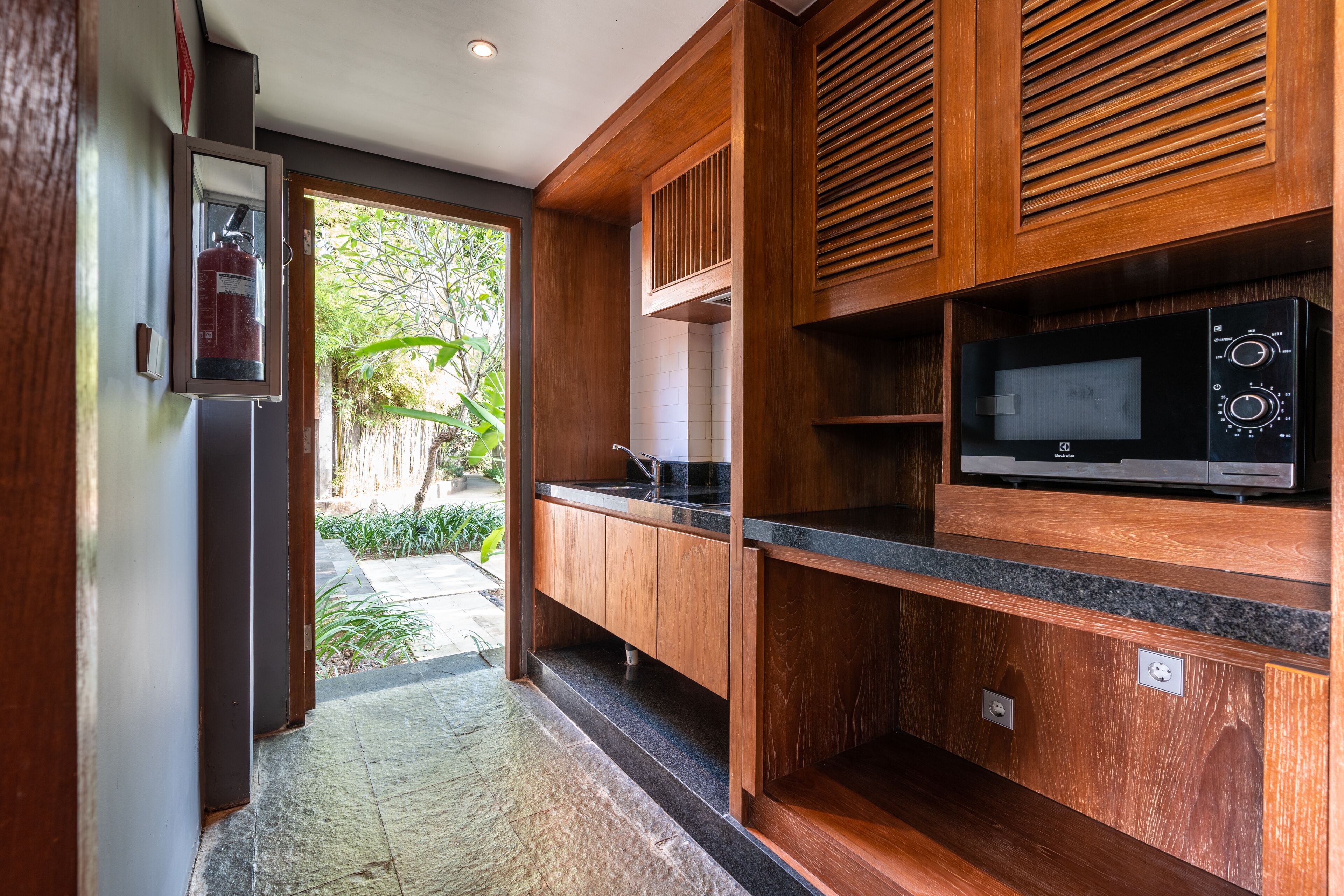 espresso maker, electric kettle