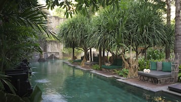 5 hồ bơi ngoài trời, lều miễn phí, dù/ô trên bãi biển/hồ bơi