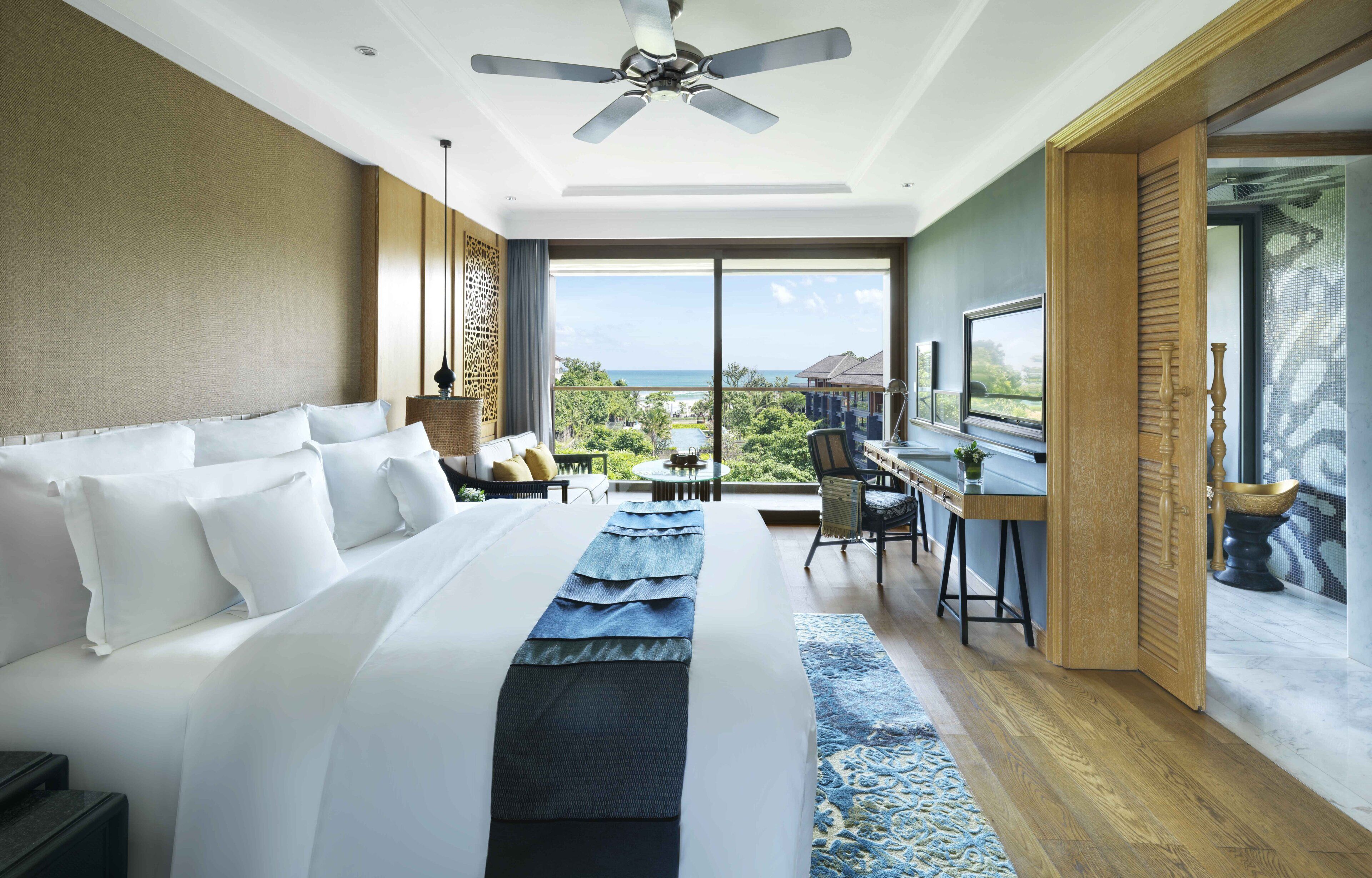 King Partial Ocean View