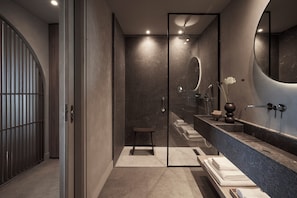 Water Bungalow Private Pool & Sea View | Badkamer | Gratis toiletartikelen, een haardroger, handdoeken
