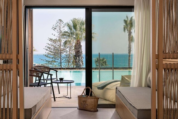 In-room safe, desk, laptop workspace, soundproofing