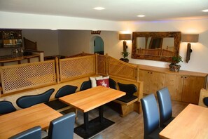 Dining - Pension Milan (Zell am See)