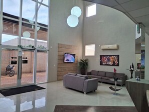 Lobby - Onix INN Hotel Cravinhos (Ribeirão Preto)