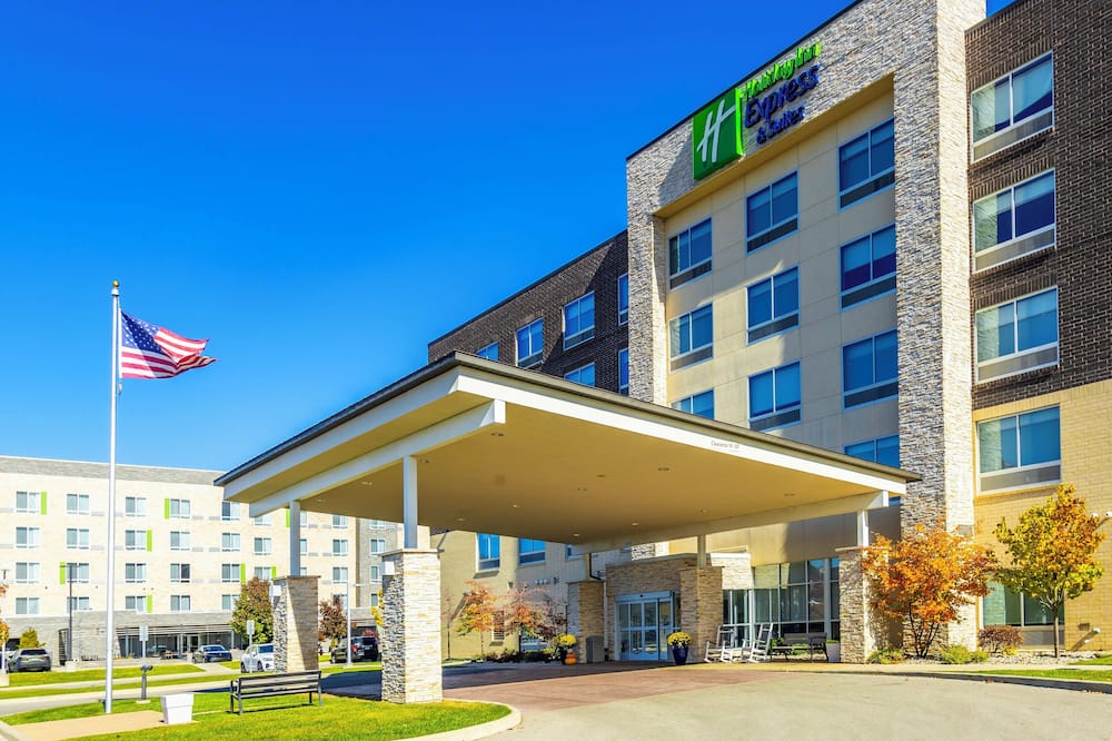 Holiday Inn Express & Suites Toledo West by IHG