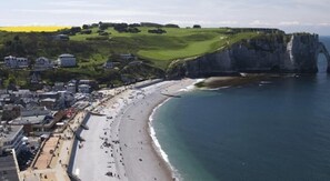 Beach nearby - New Windsor (Etretat)