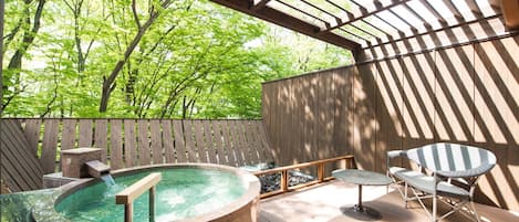 Deluxe Twin Room with Open-air bath, Non Smoking | Bathroom