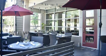 Holiday Inn Windsor Wine Country by IHG