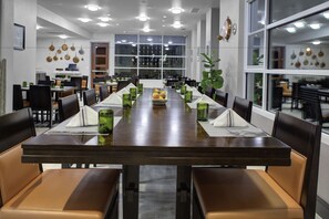 Restaurant - Holiday Inn Windsor Wine Country by IHG (Windsor)