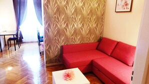 Unclassified image, 3 of 30, button - NEW ASTORIA (Budapest)