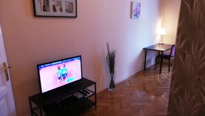 Unclassified image, 5 of 30, button - NEW ASTORIA (Budapest)