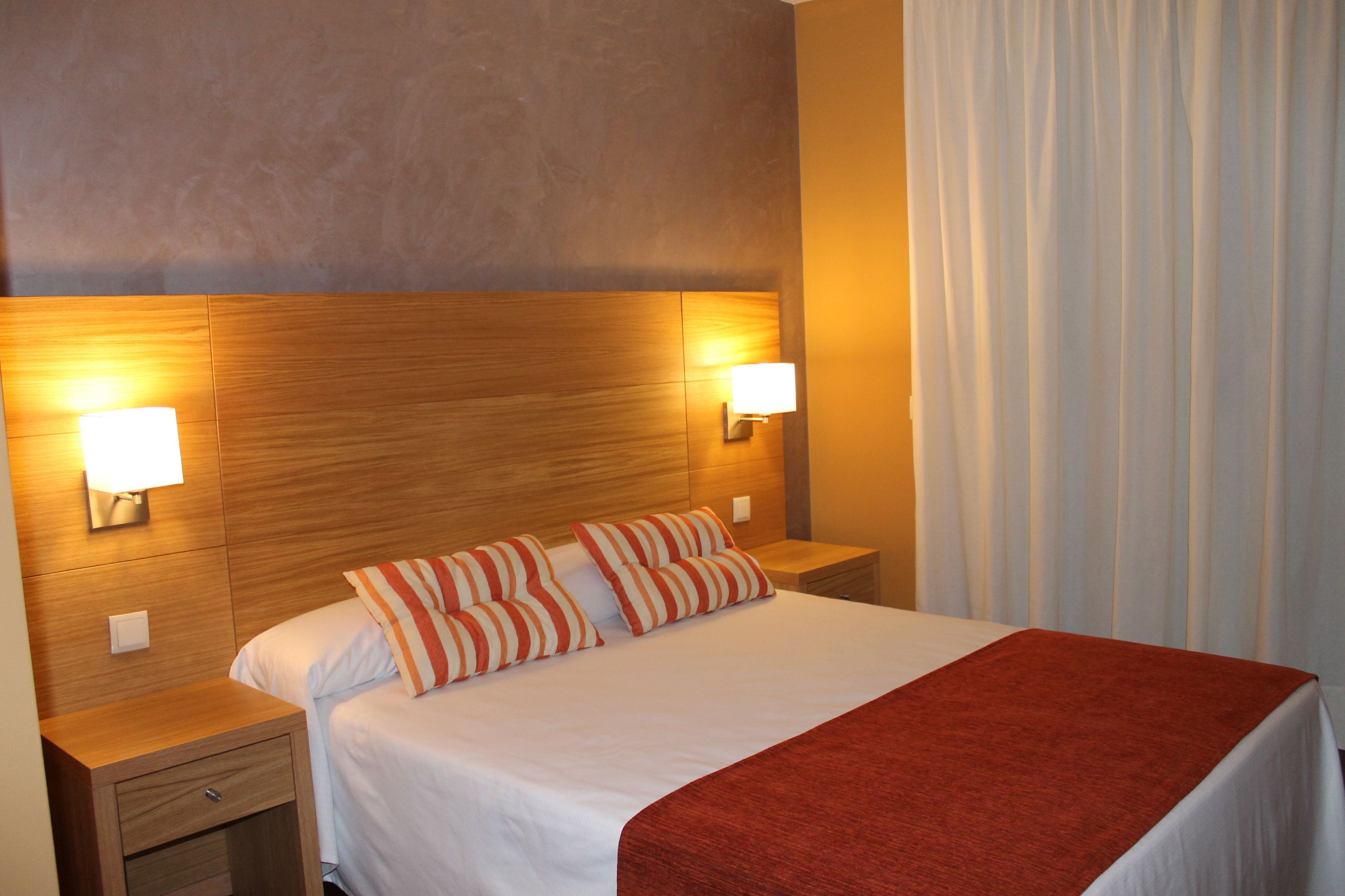 double room | minibar, in-room safe, desk, soundproofing