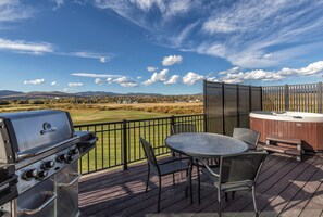 Presidential Condo, 4 Bedrooms, Kitchen | Balcony view - WorldMark Granby - Rocky Mountain Preserve (Granby)