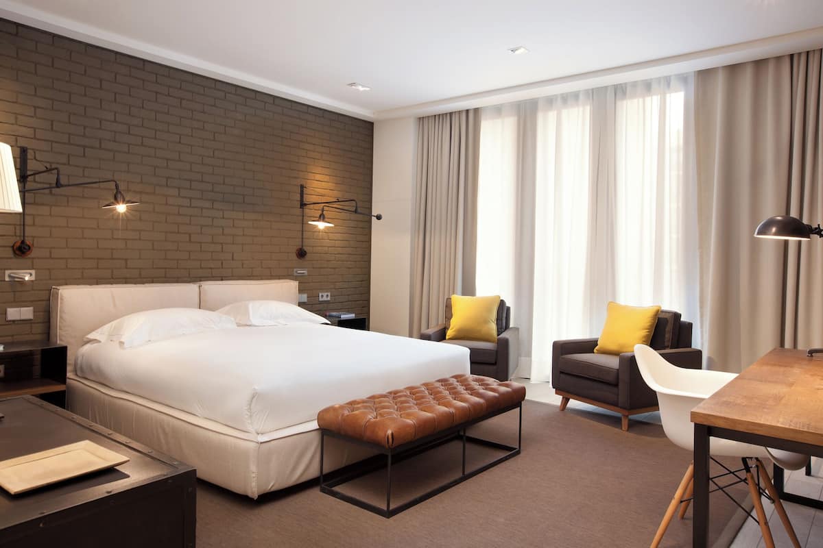 Apartment, 1 Bedroom | 1 bedroom, premium bedding, in-room safe, desk