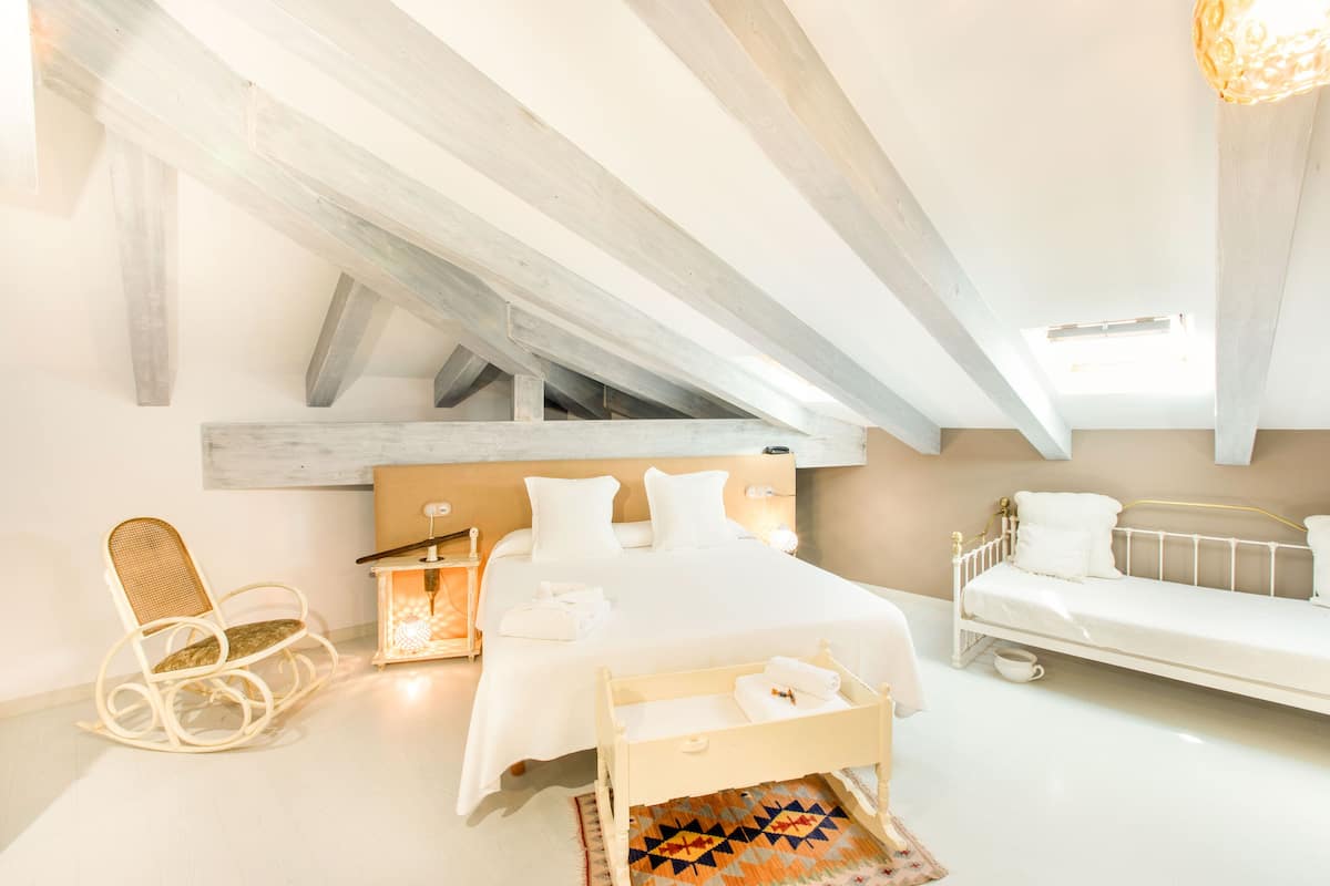 Superior Room | Down comforters, pillowtop beds, minibar, individually decorated