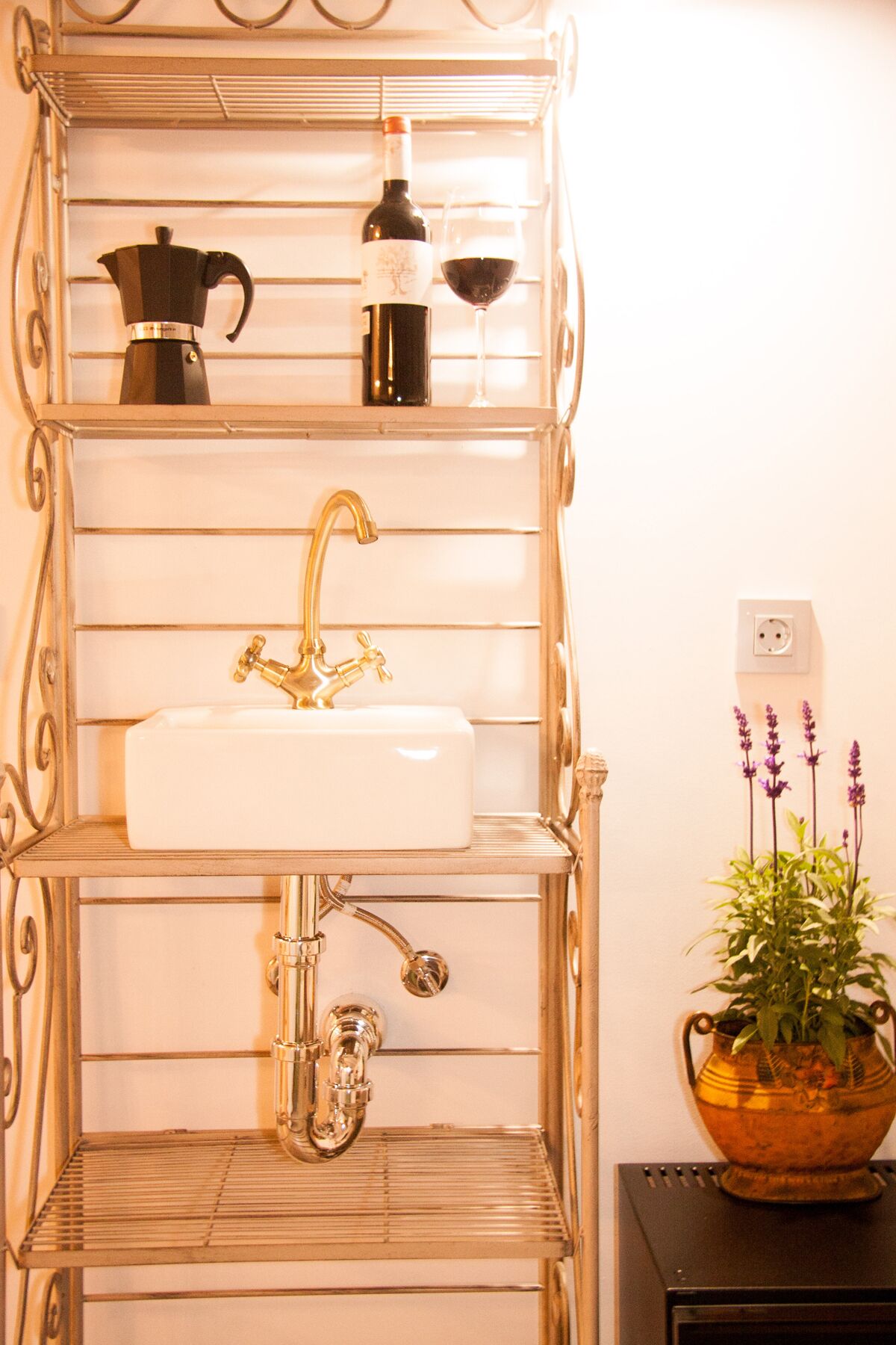 comfort studio | private kitchenette