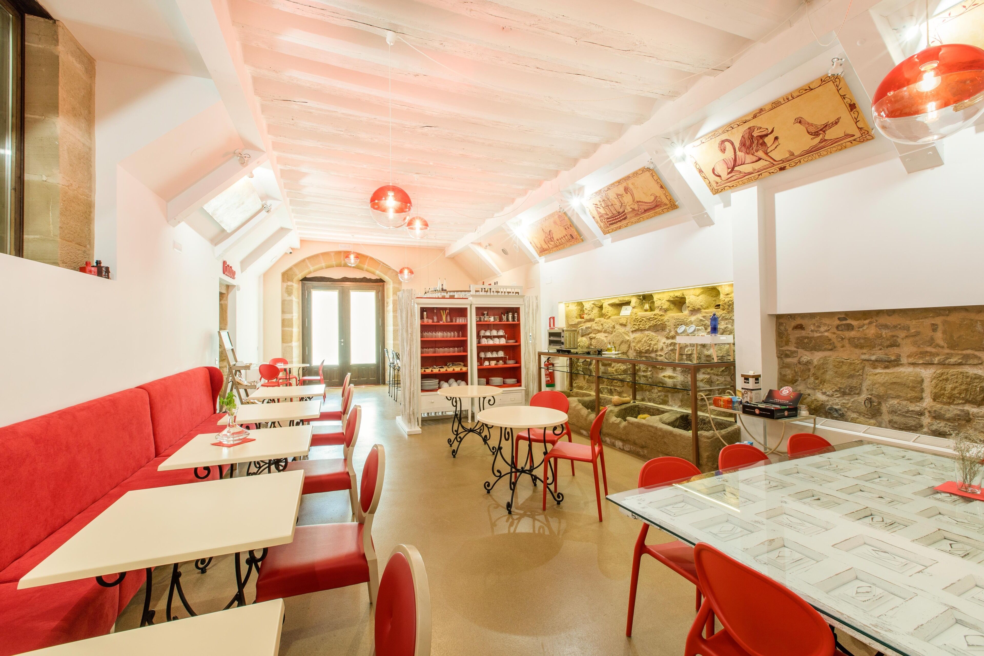 daily continental breakfast (eur 11 per person)