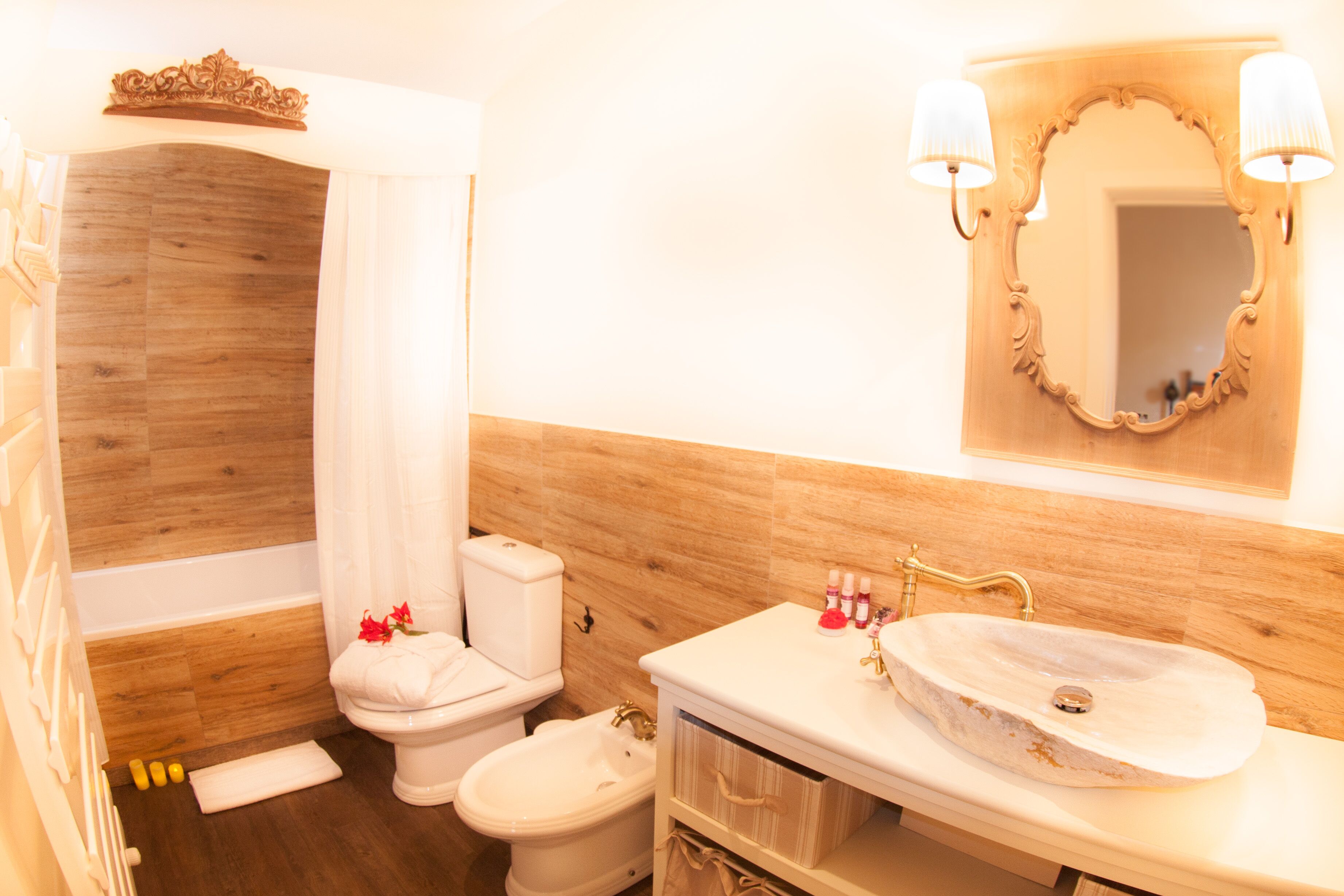 deluxe double room | bathroom | free toiletries, hair dryer, towels