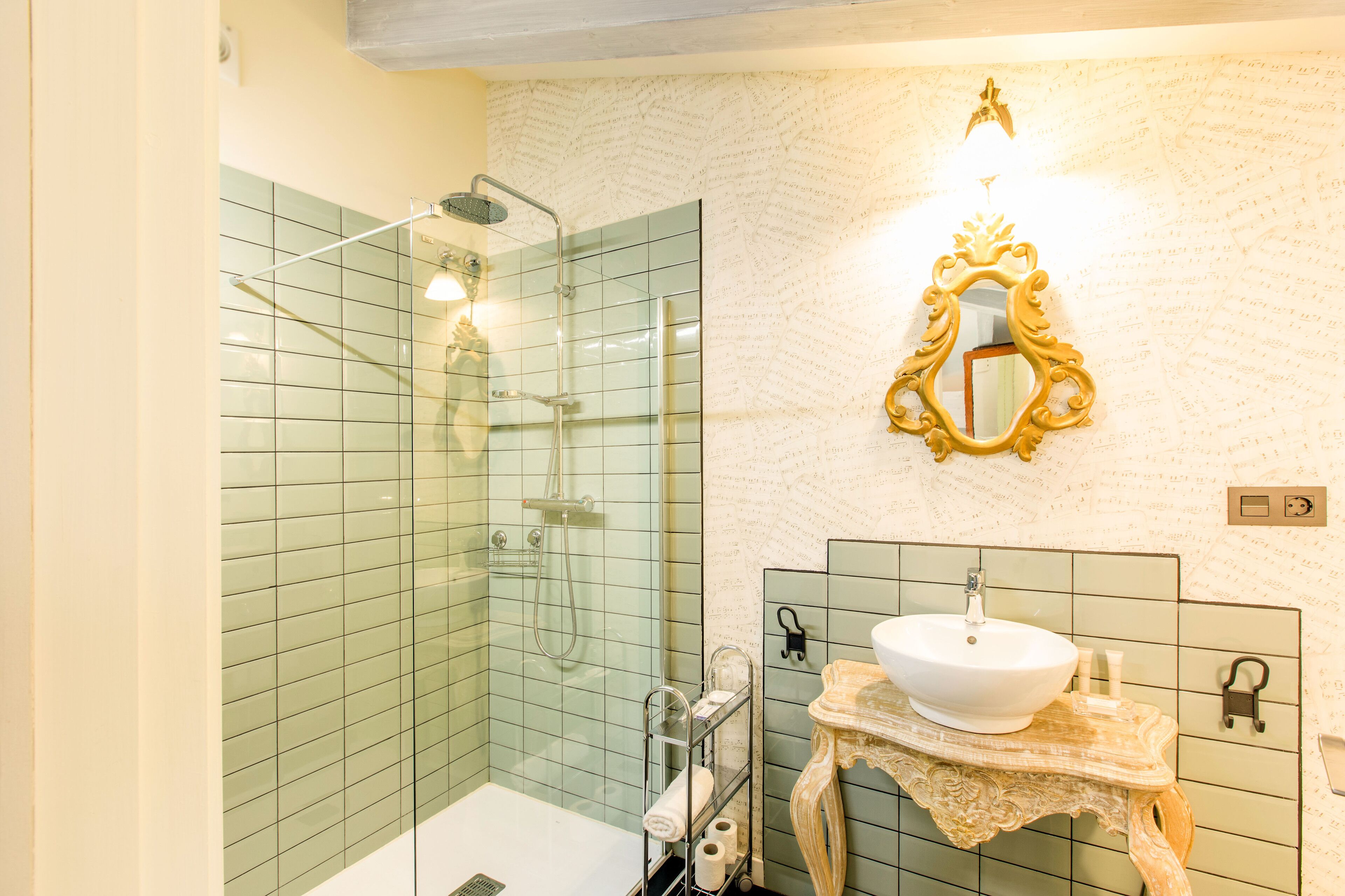 comfort studio | bathroom | free toiletries, hair dryer, towels