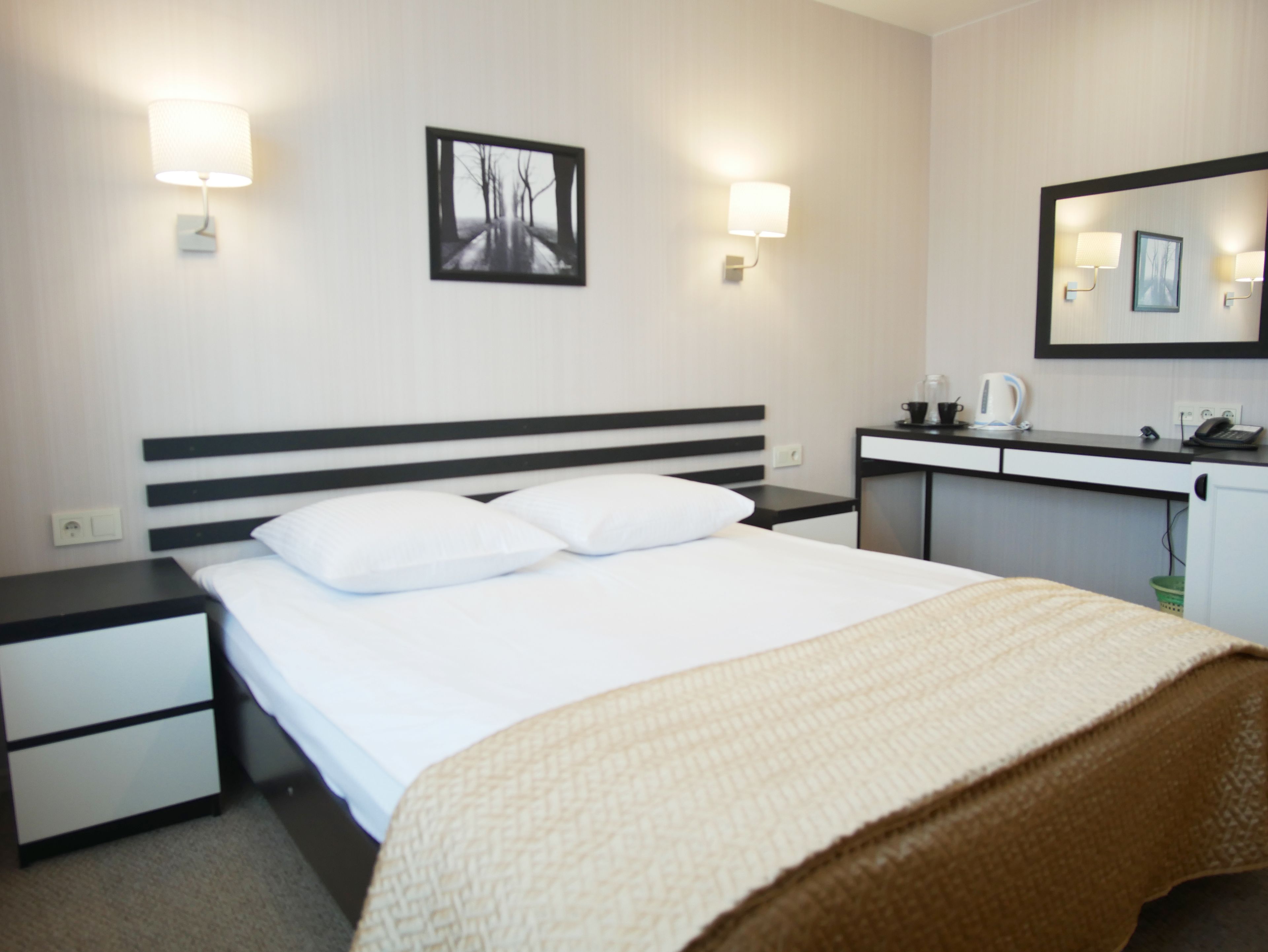 Työpöytä, ilmainen Wi-Fi