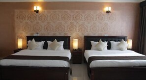 Standard Double Room | Desk, iron/ironing board, free WiFi - Hotel Sun Hill Nuwara Eliya (Nuwara Eliya)