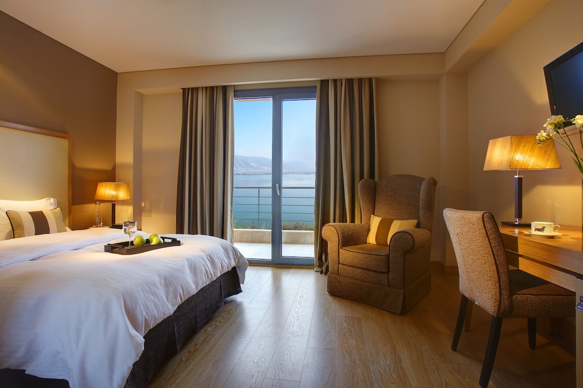 minibar, in-room safe, desk, soundproofing