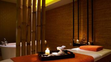 Een Turks bad/hammam, lichaamsbehandelingen, hotstone-massages