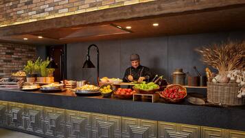 Free daily buffet breakfast