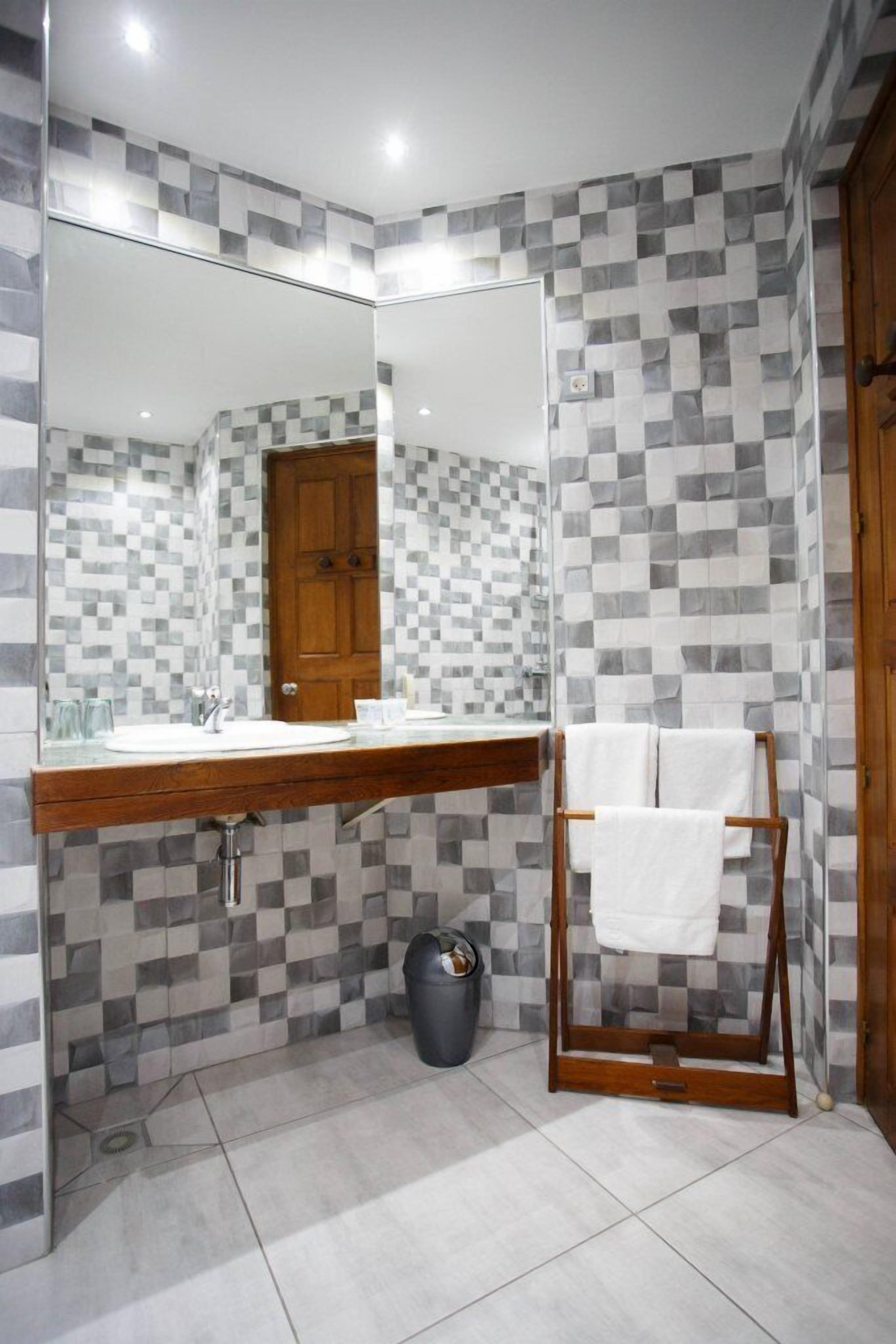 minibar, in-room safe, desk, blackout curtains