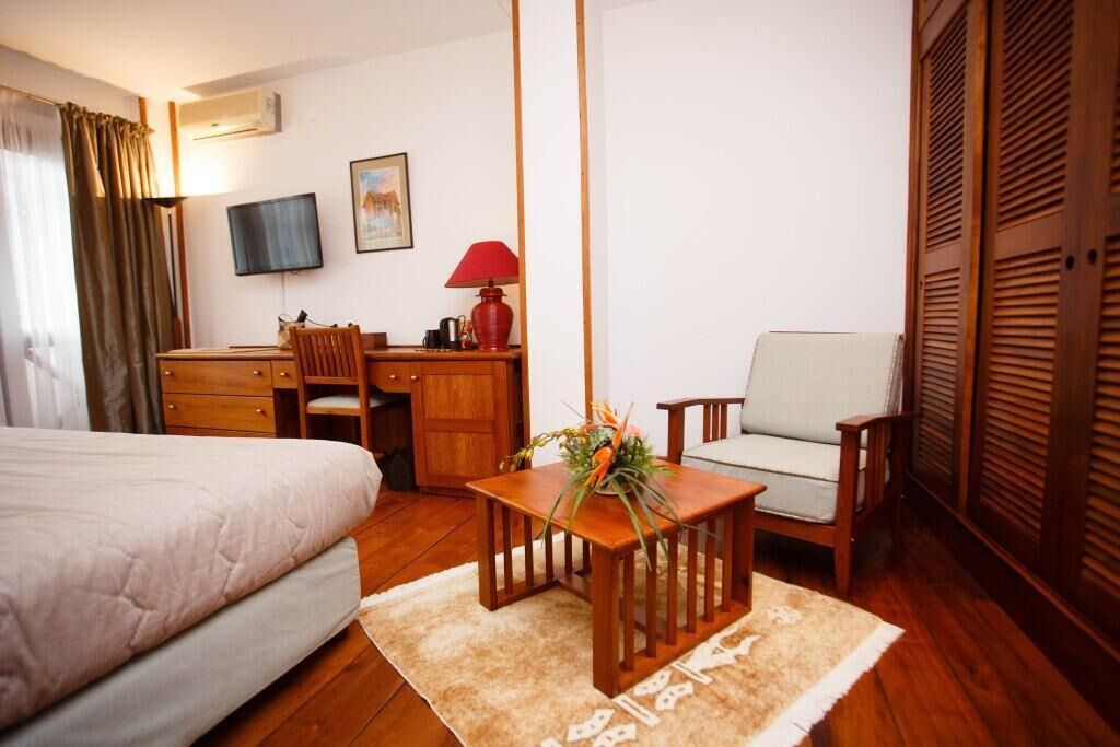 combined shower/bathtub, free toiletries, hair dryer, bathrobes