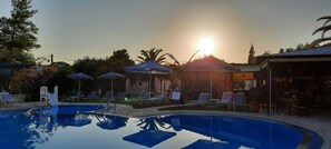 Pool - Pension Nychterida (Corfu)